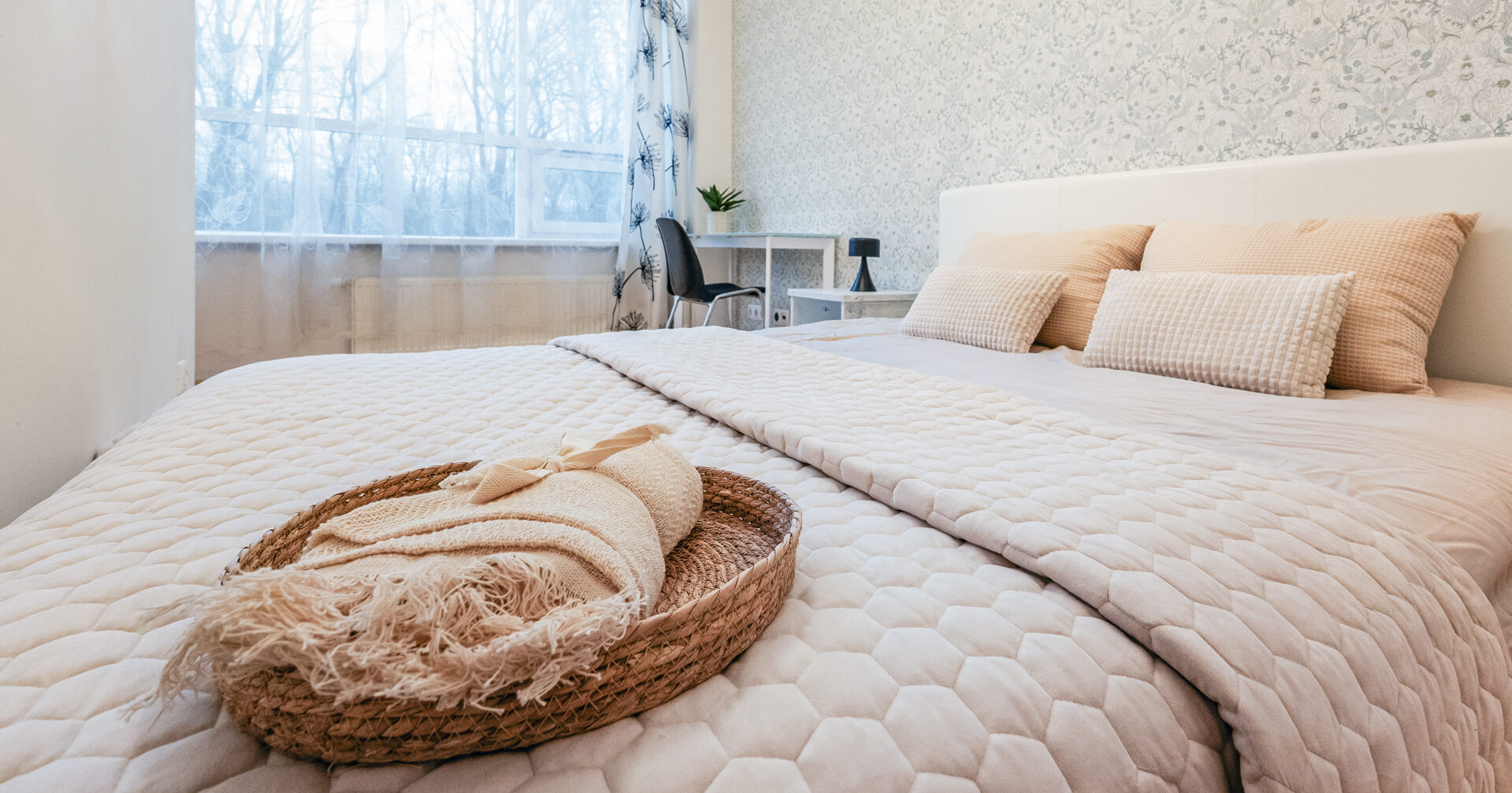 Paar kuud tagasi valmistasime ette ühe 2-toalise üürikorteri Volta kvartalis. Eesmärk oli luua kutsuv ja läbimõeldud visuaal, mis tõstaks esile korteri parimad 